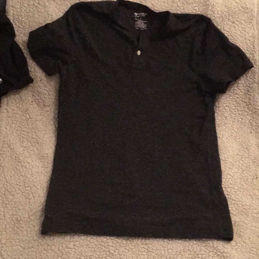Grey t shirt